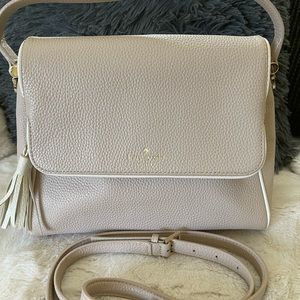 Authentic Kate Spade fashionable satchel for a fashionable woman!